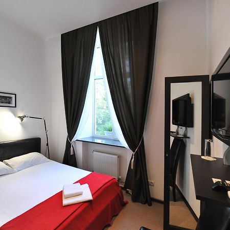 Hotel Reno On Deribasovskaya Odessa Esterno foto