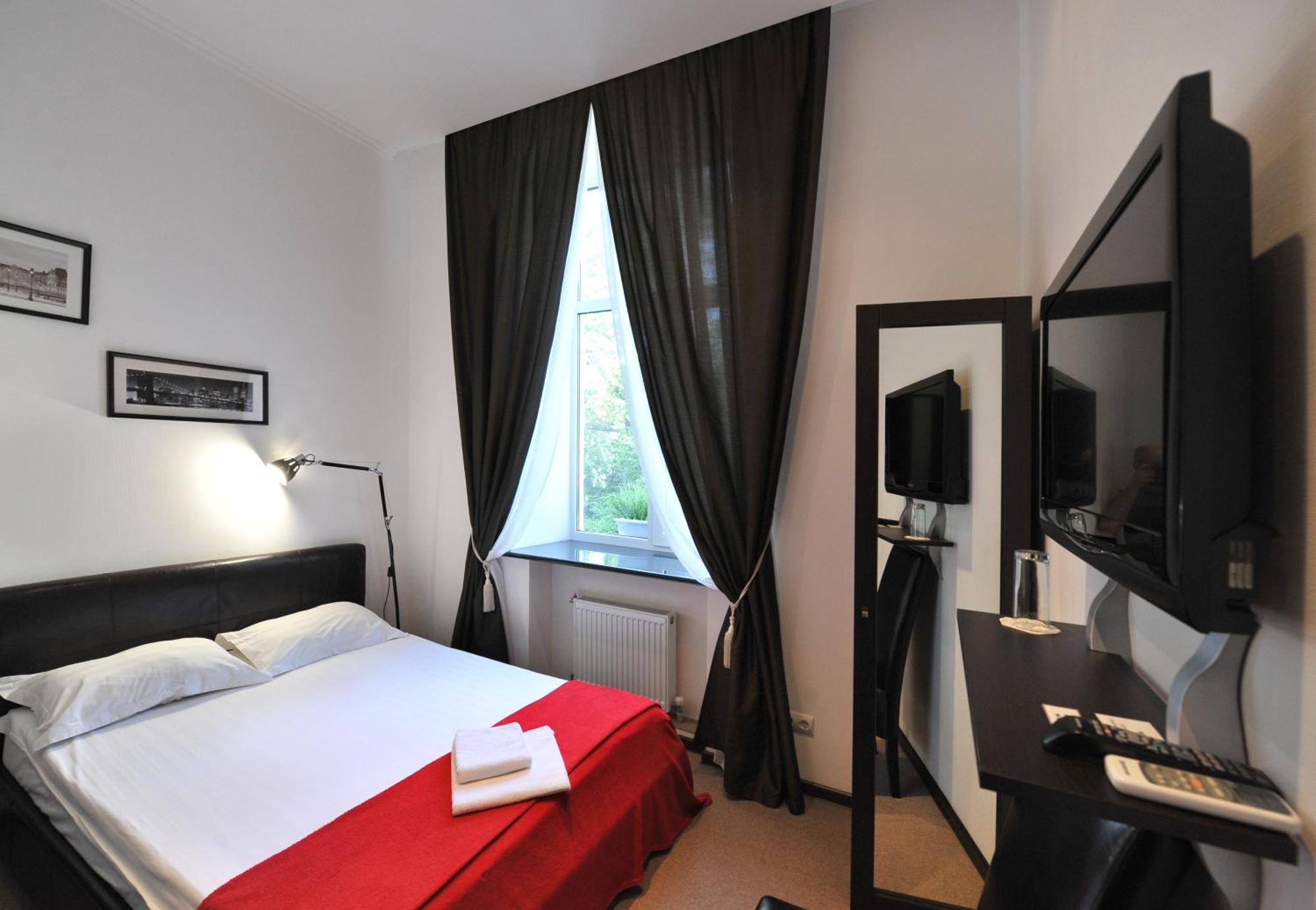 Hotel Reno On Deribasovskaya Odessa Esterno foto