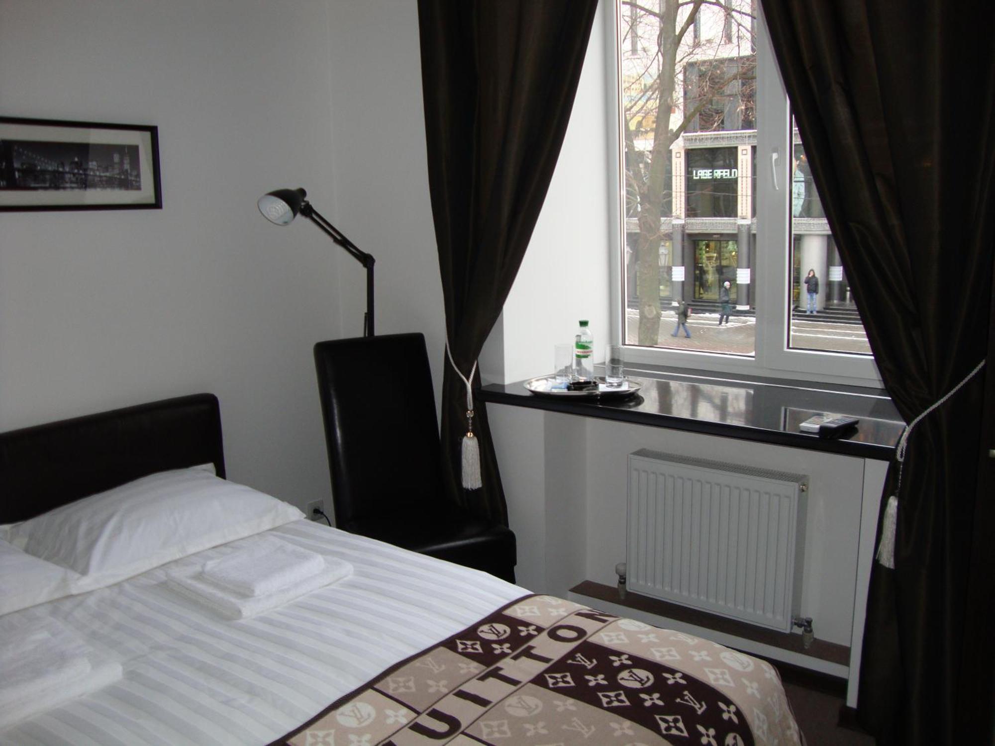 Hotel Reno On Deribasovskaya Odessa Esterno foto